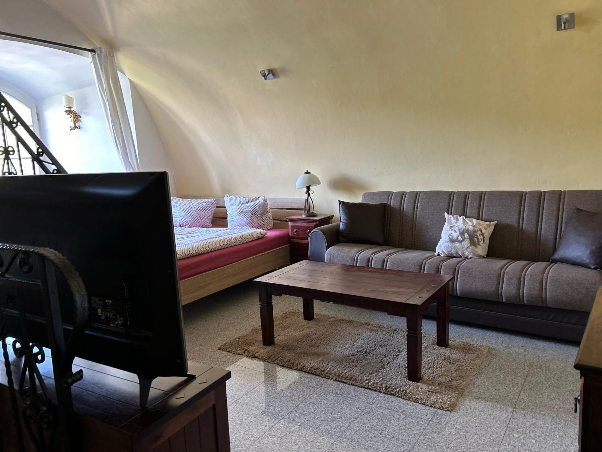 Rezidence Napoleon Apartment Loket Exterior photo